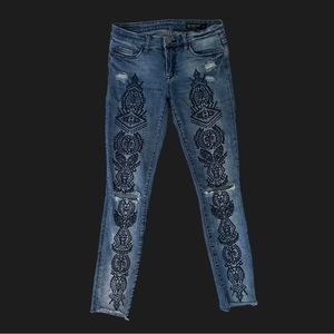Blank NYC Tribal Embroidered Distressed Cropped Raw Hem Skinny Jean’s Size 25